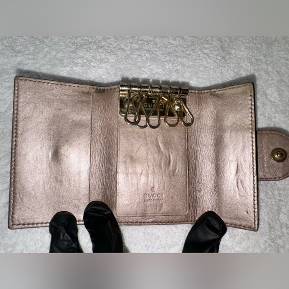Gucci Key case holder GG pink metallic Leather heart Guccissima enamel - Picture 4 of 10